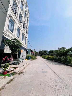 cần tiền ra gấp lô đất 100m2 1 sẹc hẻm 94 vườn lài đường 8m thông tứ phía giá chỉ 7,55 tỷ