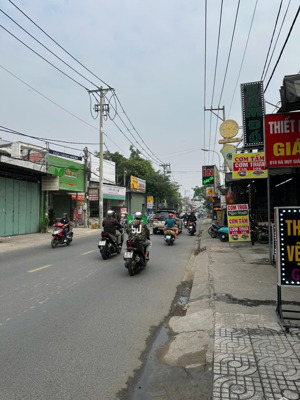 chính chủ cần bán gấp nhà dt 4x35 đúc 3 tầng mặt tiền đường hà huy giáp, q.12 giá 13,4 tỷ tl.