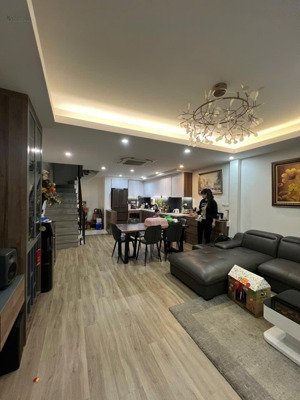 mặt phố hàng than 6 tầng mặt tiền 5m 31 tỷ nhà đẹp vỉa hè rộng sdcc