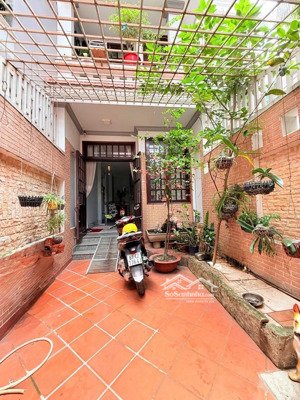 bán nhà đường phan đăng lưu quận phú nhuận, dt: 4 x 23 nở hậu 5 tầng btct , chỉ 16,7 tỷ