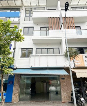 nhà liền kề phố trương định dt 60m2 thông sàn ô tô tránh kd - văn phòng - trung tâm giá 30tr.tháng