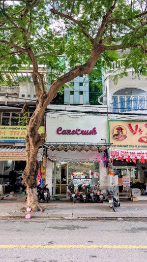 căn nhà 4 tầng mặt tiền đường trần quốc toản, trục thông thẳng ra bạch đằng.