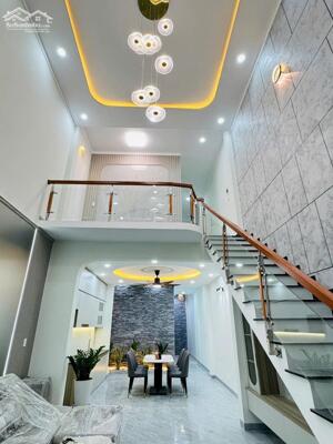 Bán nhà 1T1L mới đẹp, sổ hoàn công, gần chợ Tân Phong, sân oto, đường oto chỉ 3tỷ750