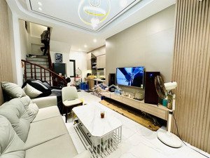 siêu hot: 7tỷ - nhà đẹp 5 tầng - việt hưng - 35m2 - full nội thất - vị trí quá đẹp.