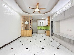 chỉ 6.8 tỷ, nhà lô góc, mặt ngõ thông ô tô, kd, 5 tầng thang máy. 35m. mt 4.1m. 