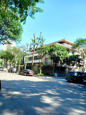 chỉ 64 tỷ nhỉnh sở hữu biệt thự bán đảo linh đàm 258m, 4 thoáng, mt 12.5m, sân, gara, chủ quan chức