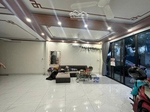 cho thuê nhà nguyên căn mặt phố thạch cầu 65m2x 2 tầng giá 12 triệu / tháng