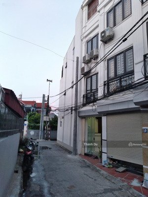 cho thuê nhà nguyên căn đông dư 30m2 4t 3pn đầy đủ đồ giá 7,5 triệu / tháng