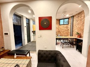 căn nhà đẹp 3 tầng bán ở mặt công viên thủ lệ phố bưởi và đào tấn đi vào, gần chợ
thông tin về căn