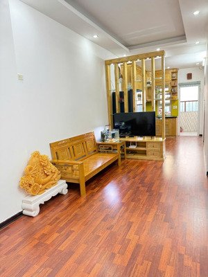 bán gấp căn hộ tòa ct12a kim văn kim lũ. dt 65.1m - 2pn, 2wc. full nội thất. giá thương lượng.