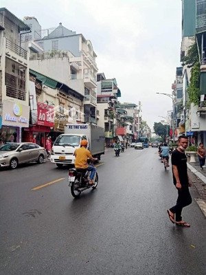 bán đất mặt phố vỉa hè - kinh doanh - lô góc 3 thoáng - xây ngay - giá bán 38.65 tỷ