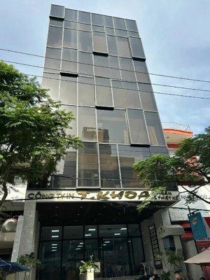 1 căn duy nhất ngay tttp 9t 250m2 mt10m mp ng chí thanh rộng 11m lề 5m sát sông hàn sẵn hđ 330tr/th