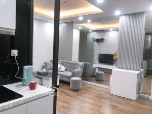 cho thuê căn 3pn-2wc an quý hưng giá 9tr. căn góc tất cả phòng có ánh sáng. full đồ.