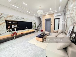 bán nhà phố ngọc hà - sơn tây dt 40m2 6 tầng thang máy - lô góc - 50m ra phố - nhà mới ở ngay!!!