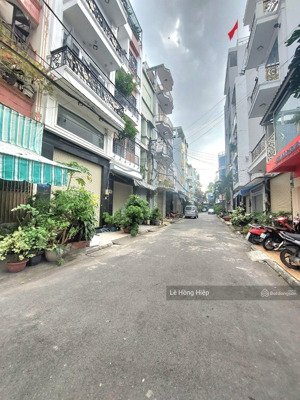 nhỉnh 9t,ỷ. lạc long quân, âu cơ, p9. tân bình, đường 9m. 3tầng , 5pn, 5wc,