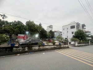 bán đất đức giang, việt hưng 70m2 mt4m 10.5 tỷ. oto, đối diện nhà văn hoá.