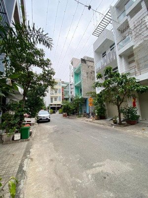 phú mỹ- nhà mặt phố 4 tấm thang máy, cách metro bến thành - cần giờ 1 phút. dt 5x16 giá 19.5 tỷ