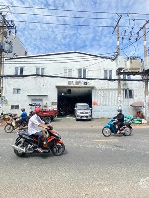 giá mới 64 tỷ giảm 5 tỷ
mặt tiền hiếm ngang 18m bình tân vị trí: bình trị đông quận bình