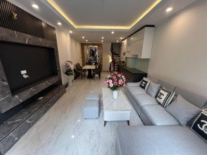 hàng hiếm, ô tô tránh, kinh doanh, full nội thất tại thạch bàn. s 45m x 6 tầng, thang máy, 11 tỷ 2.