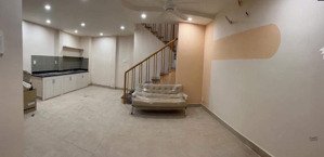 bán nhà lâm văn bền q7,2tầng4pn,dt:5,8*10m,dòng tiền sẵn15tr/thang,giá8tỷ8 ngay,pl chuẩn