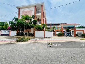 bán đất tđc ngọc hiệp đường 16m sổ sẵn xây tự do
---
diện tích : 99m2 ngang 4.5m đường nhựa 16m