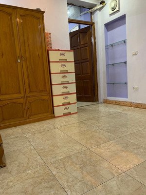 tập thể tầng 2 thanh nhàn, dt 60m², 2pn, wc, full nt ở ngay, giá 7.6 tr. a sơn 