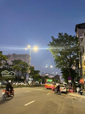 bán nhà 4 tầng đường 3/2 ngay trung tâm đà nẵng - giá 20,5 tỷ tl