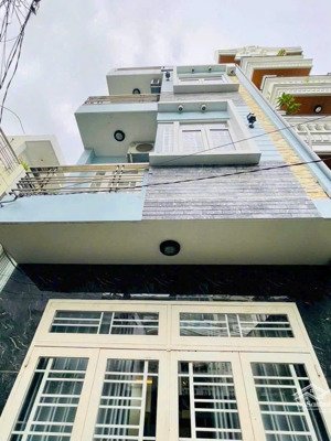 ngã 4 quang trung - đối diện emart phan huy ích - hẻm xe hơi - 3 tầng - 3pn - chỉ 6 tỷ x