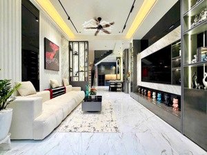 gần ngã 4 chợ xóm mới - hxh thông - 3 tầng 3pn tặng full nội thất xịn xò - vào ở ngay - chỉ 6 tỷ x