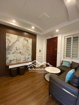 mỹ đình 40m2 - ô tô đỗ cửa - 5tầng 3 thoáng full nội thất - hơn 8 tỷ.