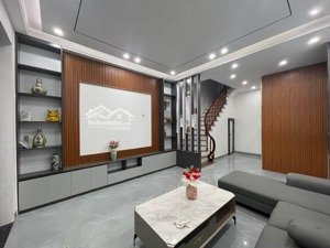 mỹ đình 39m2 - ô tô đỗ cửa - 5tầng full nội thất - hơn 8tỷ.