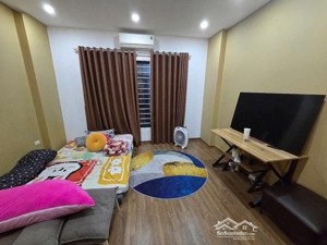 ngõ 79 cầu giấy, ngõ rộng gần 3m. dt 45,1m 5 tầng ,mặt tiền rộng . giá 12,8 tỷ có thương lượng.