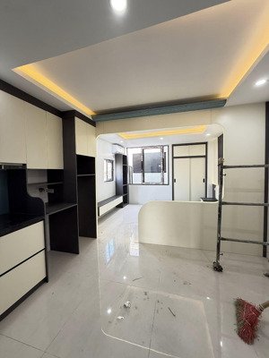 bán nhà nguyễn đình hoàn cầu giấy dt 73m x 7t x mt 4m giá 28 tỷ có thương lượng