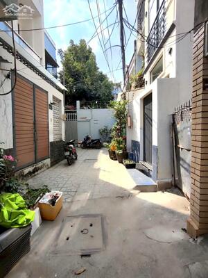 MẶT TIỀN THỤT, NHÀ CŨ TIỆN XÂY MỚI, 48m2: (4.2 x 14.5), CHỈ 4.9TY