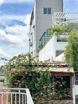 đón tết an cư trung tâm quận 1 - nhà góc 3 mặt thoáng trần hưng đạo, hẻm ô tô, ở ngay - giá 8.5 tỷ