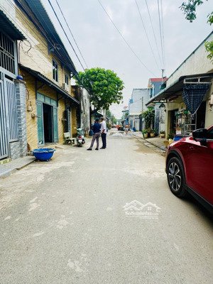 căn hộ dịch vụ 134m2, lò lu, 2 mặt tiền, gần chợ lò lu, đh tài chính markrting, khu cn cao, vin q9