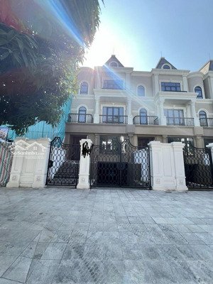 căn duy nhất còn sót lại.biệt thự cao cấp ciputra mới tinh giá cực đẹp