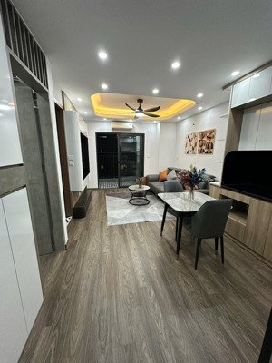 bán gấp cc hateco, view hồ yên sở, 2pn, p khách có ban công