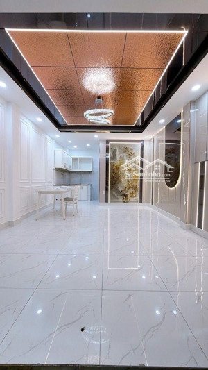 bán nhà mới vào ở ngay, ngang 4m, đ. đoàn văn bơ, gần chợ xóm chiếu, ra hoàng diệu