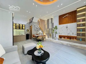 giá tl bán gấp nhà đẹp 51m2 3 ngủ đầy đủ tiện ích cho gđ hẻm oto vĩnh hội, p4, quận 4 shr