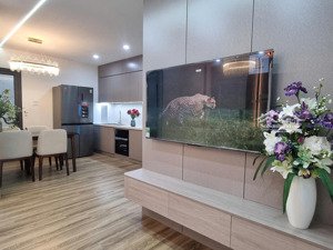 cho thuê chung cư bình vượng, 200 quang trung, hà đông. dt 146m, căn góc 3 mặt thoáng. giá 10tr/th