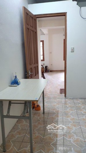 cho thuê căn hộ 2pn, 1wc, 70m2 ở đền lừ i, giá tốt 8 triệu/th