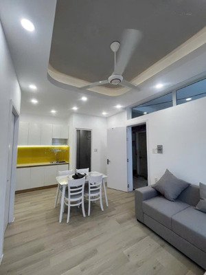 chính chủ ! cần bán gấp, căn hộ chung cư cmt8 q,10, 2pn+1wc, sổ hồng,tặng full nt,2.9 tỷ tl