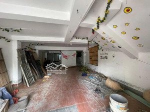 cho thuê mb biển riêng biệt đường võ nguyên giáp! vị trí đông đúc khách du lịch. dt 154m2