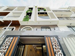 chính chủ bán nhà phan văn khoẻ, p.2, q.6, 2 tỷ 670, 88m2, có hđ thuê 32 tr/th, hẻm xe hơi.