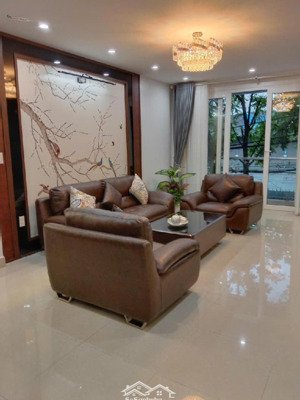 nhà 4 tầng nguyễn văn cừ - gần cầu chương dương - long biên. dt 68m2, ô tô chạy vòng, giá 13,5 tỷ