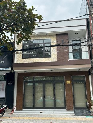 cho thuê nhà mặt tiền đường lý tự trọng| nhà mới 100%| 240m