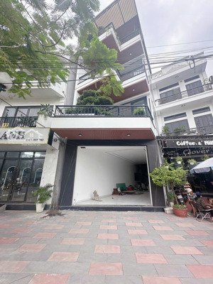 tổng hợp cho thuê rất nhiều nhà mặt đường hồ sen, lê chân, hải phòng. lh phone/zalo)