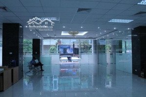 cầu giấy - toà nhà lô góc mặt ngã 4, dtsd 150m2, mặt tiền khủng 28m