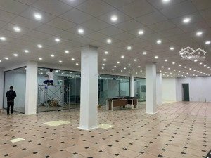 cho thuê nhà mặt đường hồ sen, ngang 12m, mặt tiền 8m, dt 200m2 x 4 tầng thông sàn